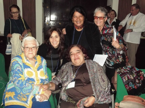 La autora de uno de los relatos, Elena Margarita Rode; la directora del CENESEX, Mariela Castro Espín; la directora de la Editorial de la Mujer, Isabel Moya; la psiquiatra Ada Alfonso; y la lideresa del Proyecto Palomas, Lizette Vila.