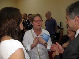 De izquierda a derecha, Mariela Castro Espín, directora de CENESEX, Michelle Demessine, Senadora del PCF, y Jean Mendelson, embajador de Francia en Cuba.